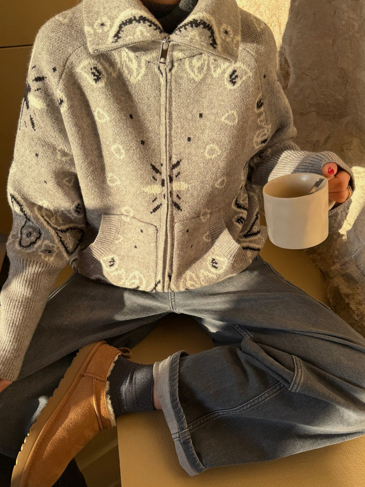 Paisvienne | Women's Oversized Paisley Print Zip-Up Knit Cardigan 9