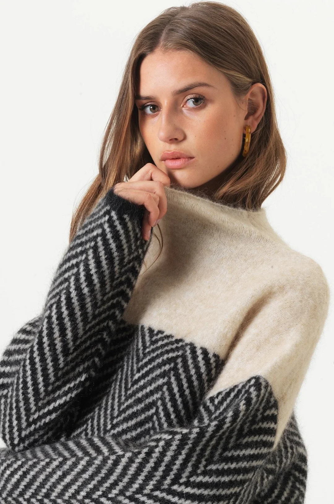 Elsmira | Women's Luxury Cashmere Turtleneck Sweater 4