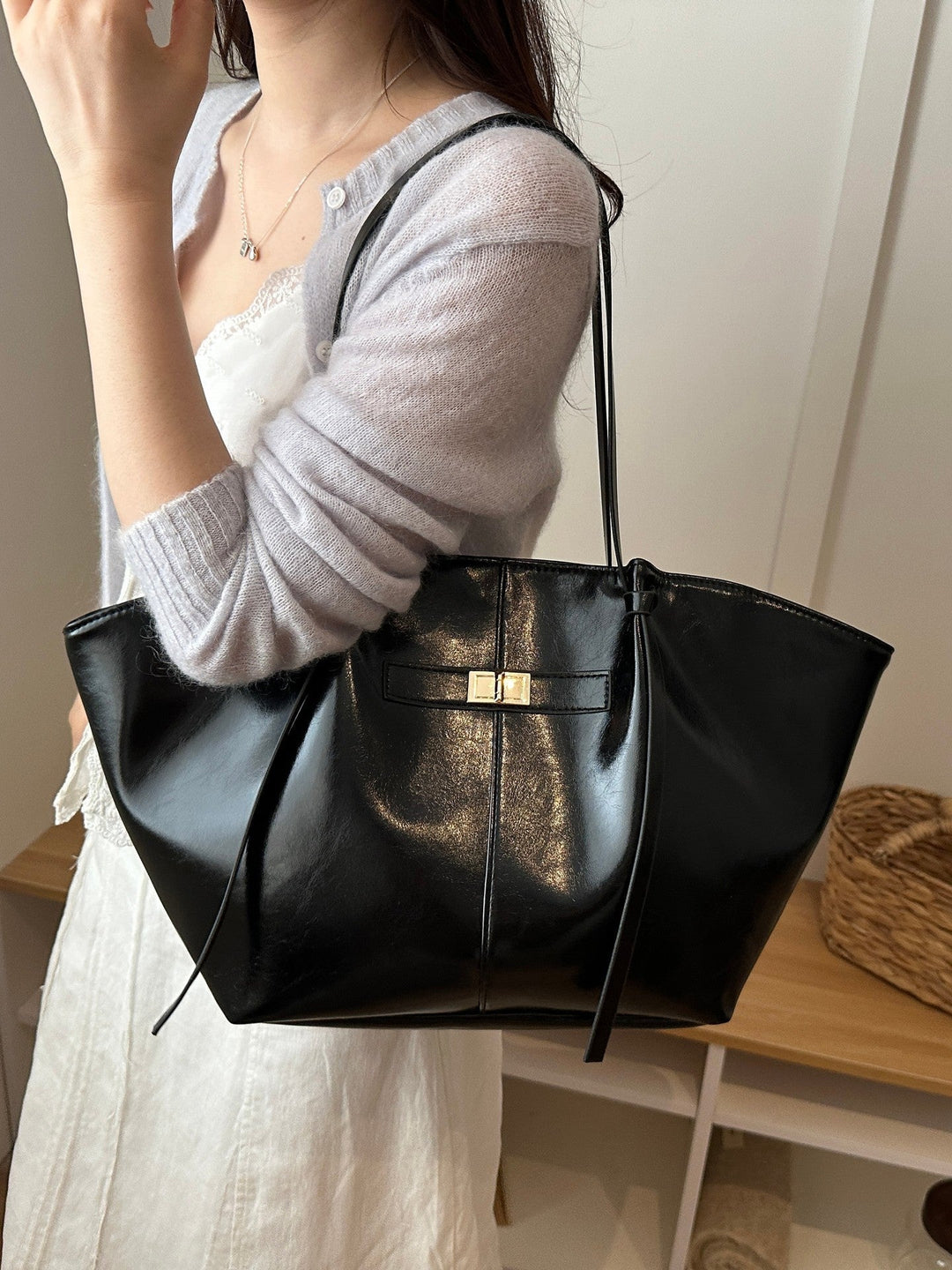 Vellorane | Women's Elegant Vegan Leather Shopper Tote Bag 16