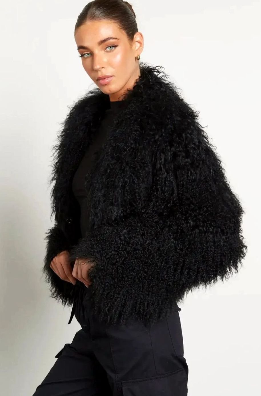 Teddelisse | Women's Cropped Teddy Faux Fur Jacket – Plush Long-Sleeve Winter Outerwear 2